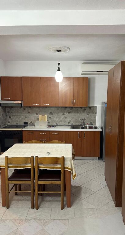 Garsoniere me qera Komuna e Parisit