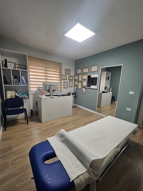 PHYSIOTHERAPY BUSINESS FOR SALE – READY TO WORK! 📍 Intersection of Kosovarëve Street with Paris Commune, Tirana
