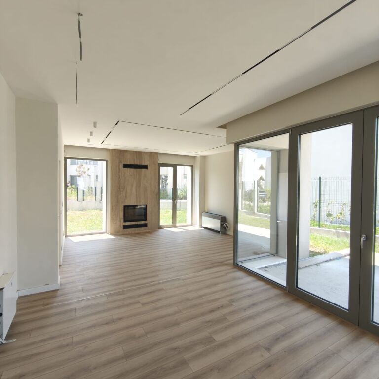 🏡 JEPET ME QIRA VILË – GREEN VALLEY