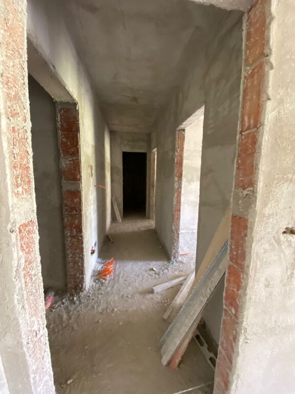 Paskuqan , Shitet 2+1+2wc me 1000€/m2