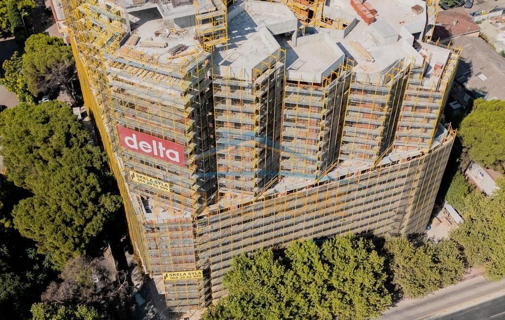 Apartment 2+1 for sale in Colonnade Complex, Laprakë