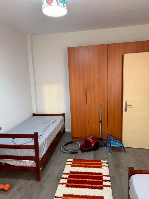 🏢Liqeni i Thate,jepet me qera apartament 2+1+2 i mobiluar : 70,000Leke