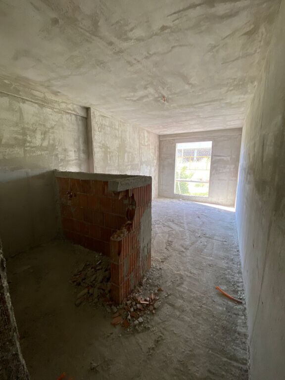 Paskuqan , Shitet 2+1+2wc me 1000€/m2