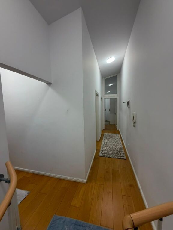 APPARTAMENTO DUPLEX 3+1 + POSTO AUTO VICINO AL LAGO ASCIUTTO