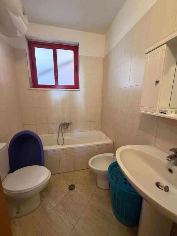 Shitet Super Apartament ne Vollga