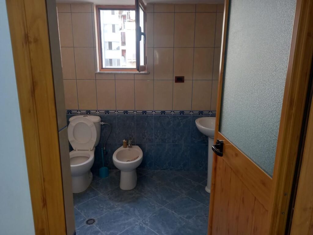 Apartament me qera 1+1- 📍Astir, prane Vila L - 350 mije leke