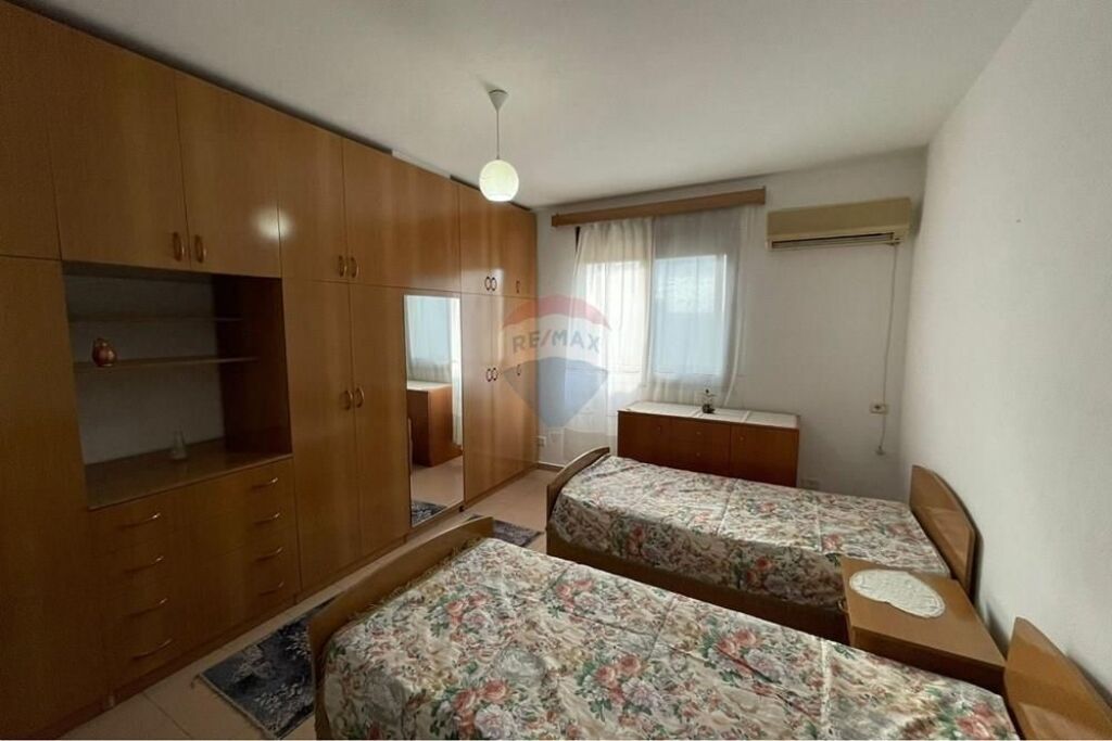 Apartament - Për Qira - Tregu I Medresesë, Tiranë