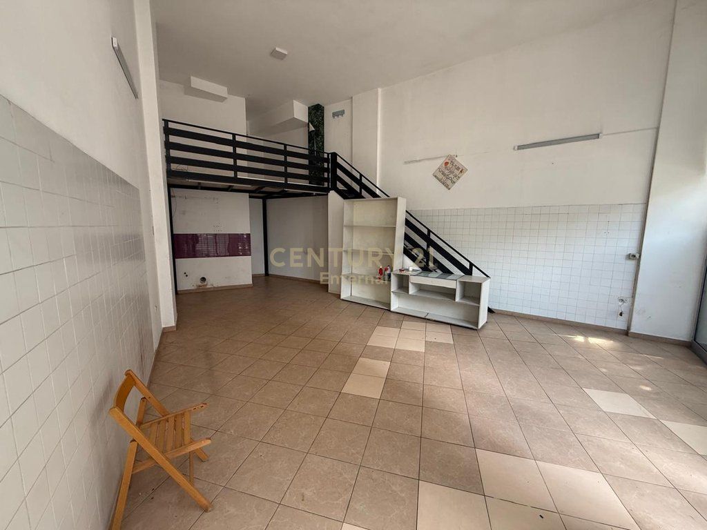 ✨ Spazio Commerciale Duplex in Vendita a Fresk, Tirana 🏢