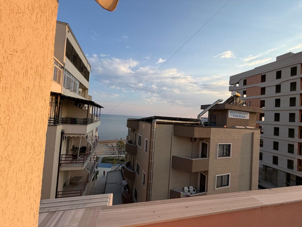 Shitet Apartament 1+1