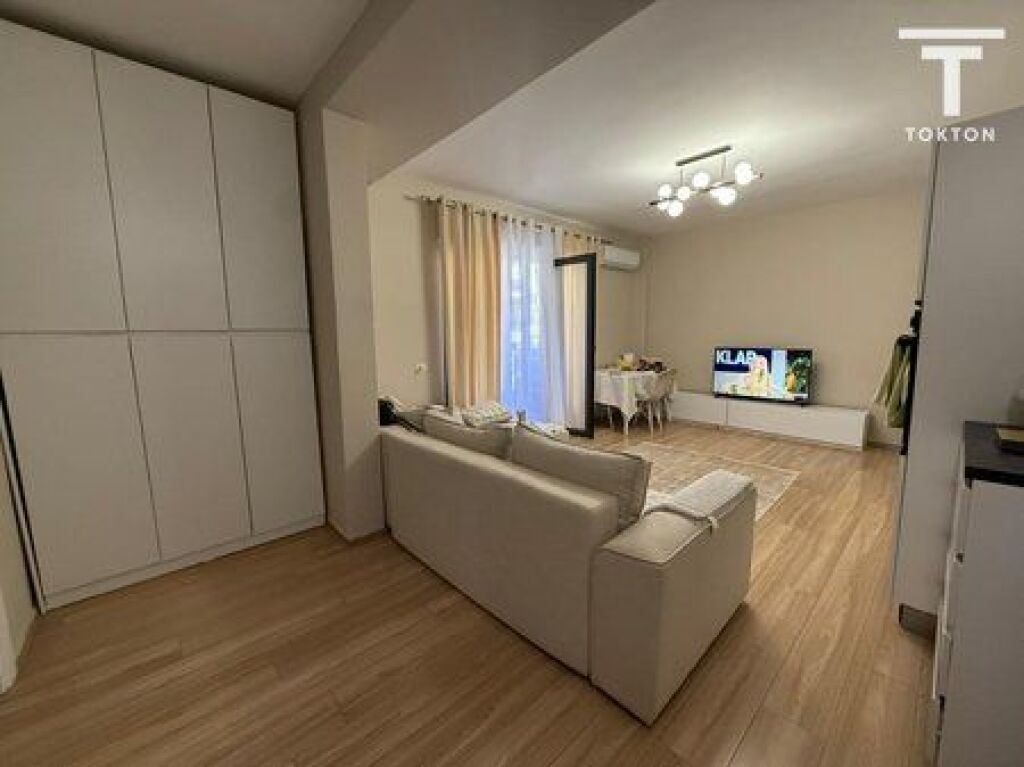SHITET, APARTAMENT 1+1, PAZARI I RI, TIRANË
