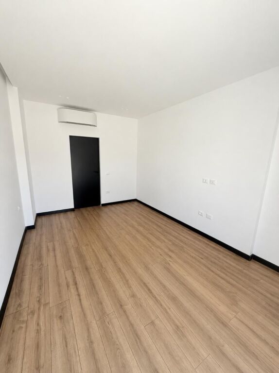 🏡 Ambient per zyre 1+1 me Qira – Kika 2, Komuna e Parisit – pohled 2