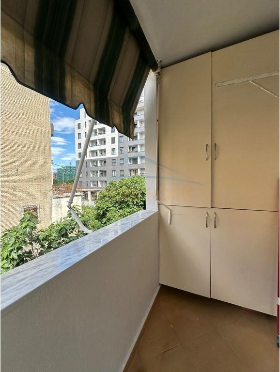Shitet Apartament 1+1, Stacioni i Trenit