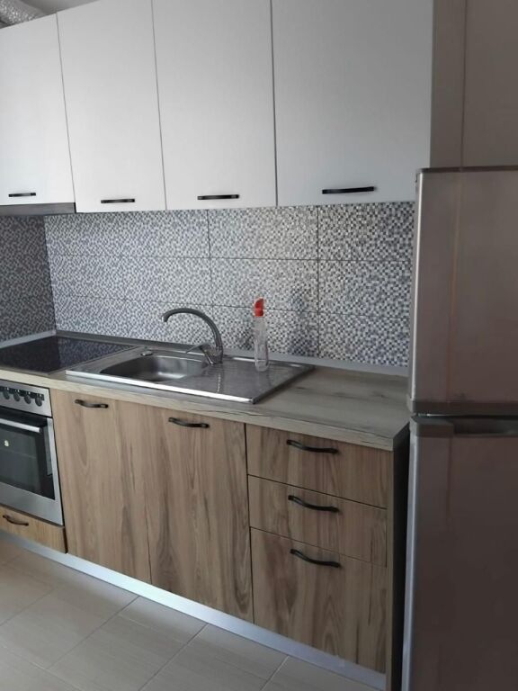 Apartament me qera 1+1- 📍Rruga Jordan Misja, prane mobileri Mondial - 300 mije leke