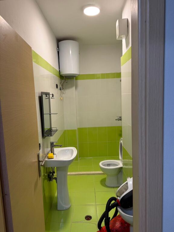 🏢Liqeni i Thate,jepet me qera apartament 2+1+2 i mobiluar : 70,000Leke