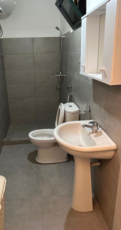 Garsoniere me qera Komuna e Parisit