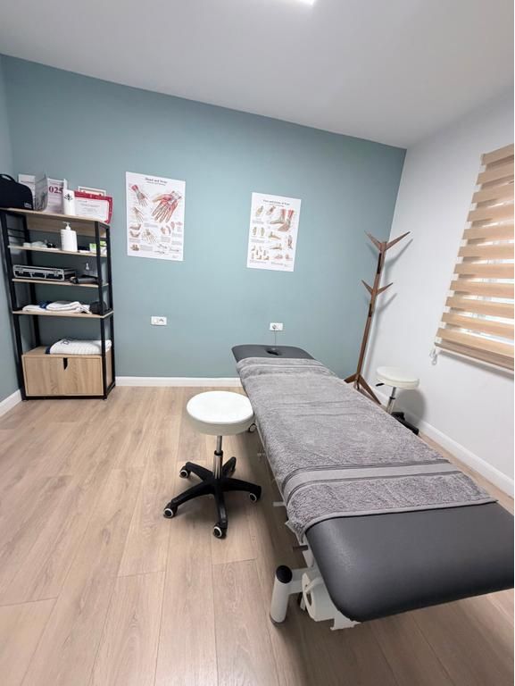 PHYSIOTHERAPY BUSINESS FOR SALE – READY TO WORK! 📍 Intersection of Kosovarëve Street with Paris Commune, Tirana