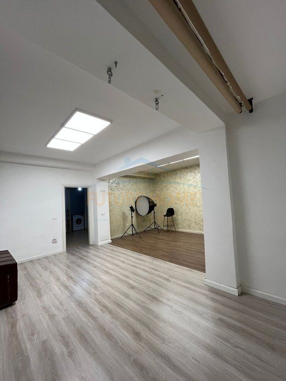 Durres, business premises for rent Ground floor, 60 m² 800 € (Neighborhood 17, Durres)
