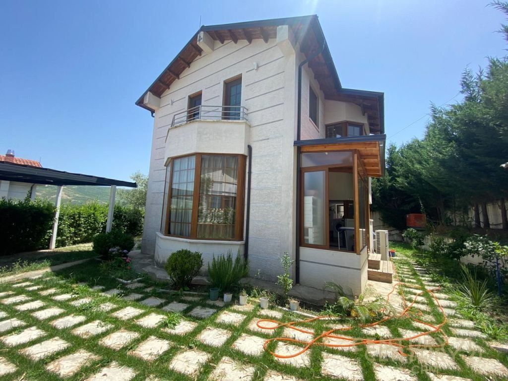 VENDIAMO VILLA INDIPENDENTE IN UN COMPLESSO A VISHNJE 480.000 €
