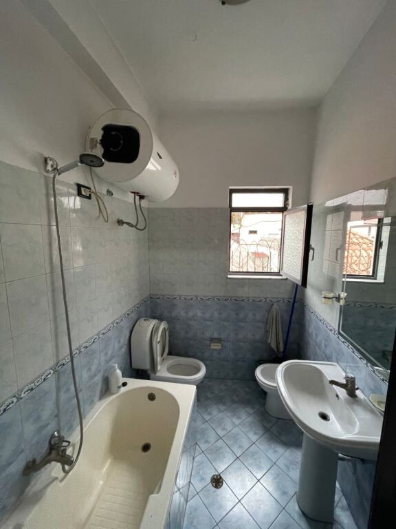 Appartamento 2+1 in affitto in Via Durazzo, vicino all'Hotel Colosseo, Zogu i Zi, Via Kavaja, 21 Dhjetori.