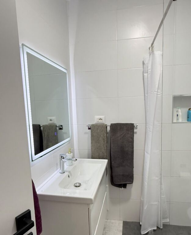 Qera | Garsoniere | Fresku | 330 €/muaj