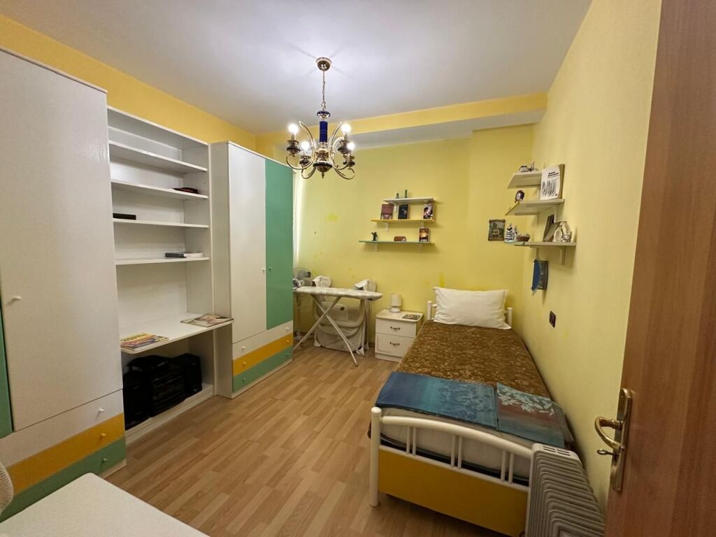 🏢Tek Bulevardi Zogu I,jepet me qera apartament,2+1,i mobiluar.60,000Leke