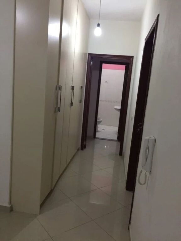 🏢Ne zonen e Astirit,prane Return Coffe,jepet me qera apartament 2+1+2,i mobiluar 55,000Leke