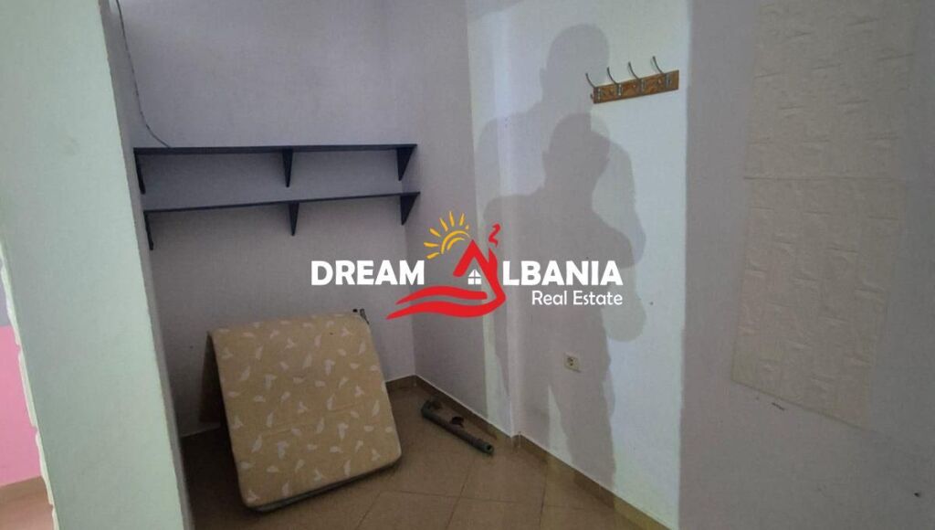 Shop for sale on Kongresi Manastirit Street near Pediatrics in Tirana (ID 4171553)
