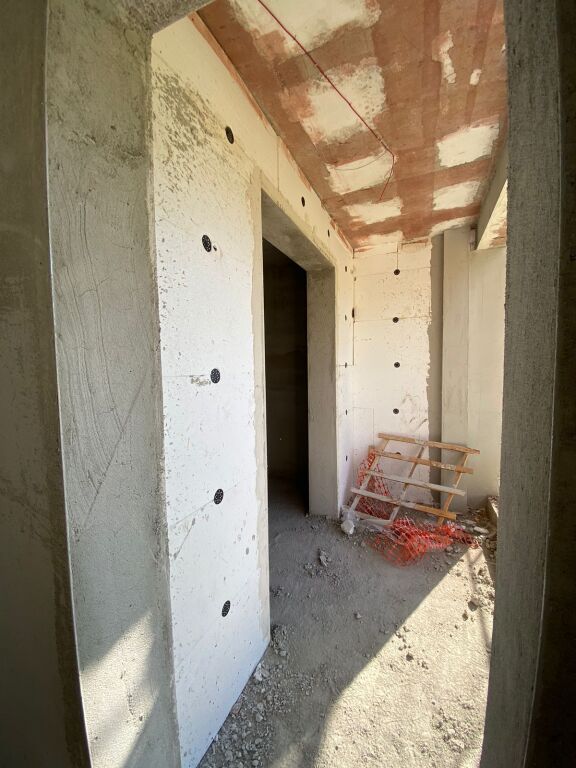 Paskuqan , Shitet 2+1+2wc me 1000€/m2