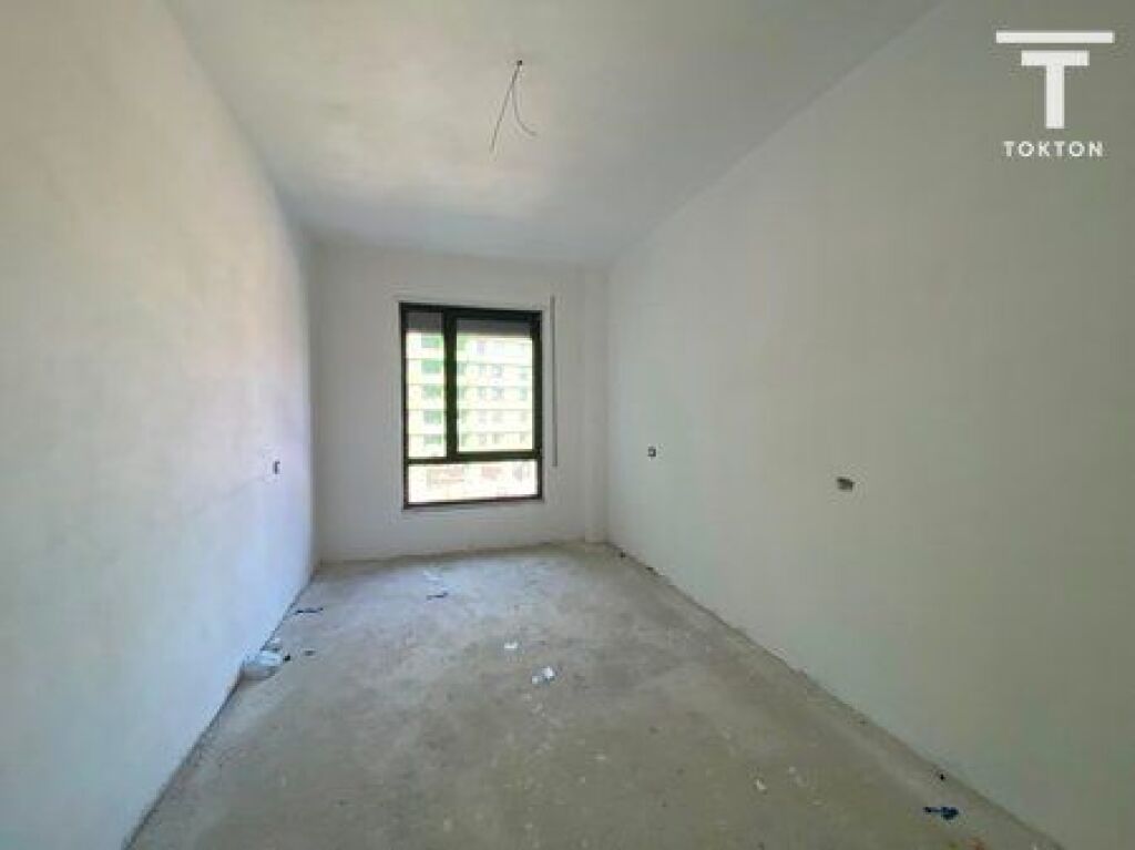 SHITET, APARTAMENT 3+1+2, RRUGA: "5 MAJ", TIRANË