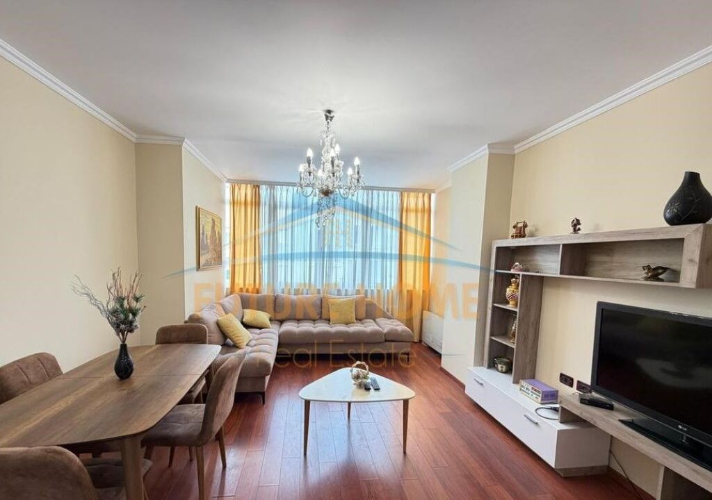 Tirane, shes apartament 2+1 Kati 8, 95 m²  (Bulevardi Zhan D'Ark)