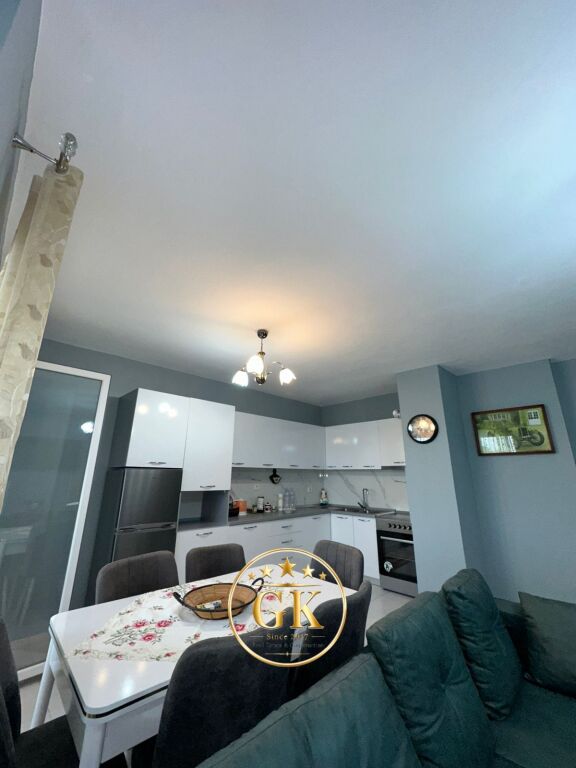 APPARTAMENTO 3+1+2 CON BALCONE IN AFFITTO VICINO ALL'OSPEDALE