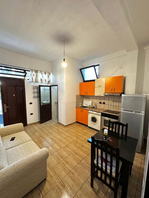 Affitto | Shtëpi private 1 + 1 | Rruga Irfan Tërshana | 270 €/mese
