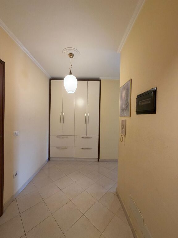 Shitet Super Apartament ne Vollga