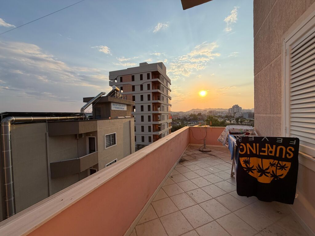 Shitet Apartament 1+1