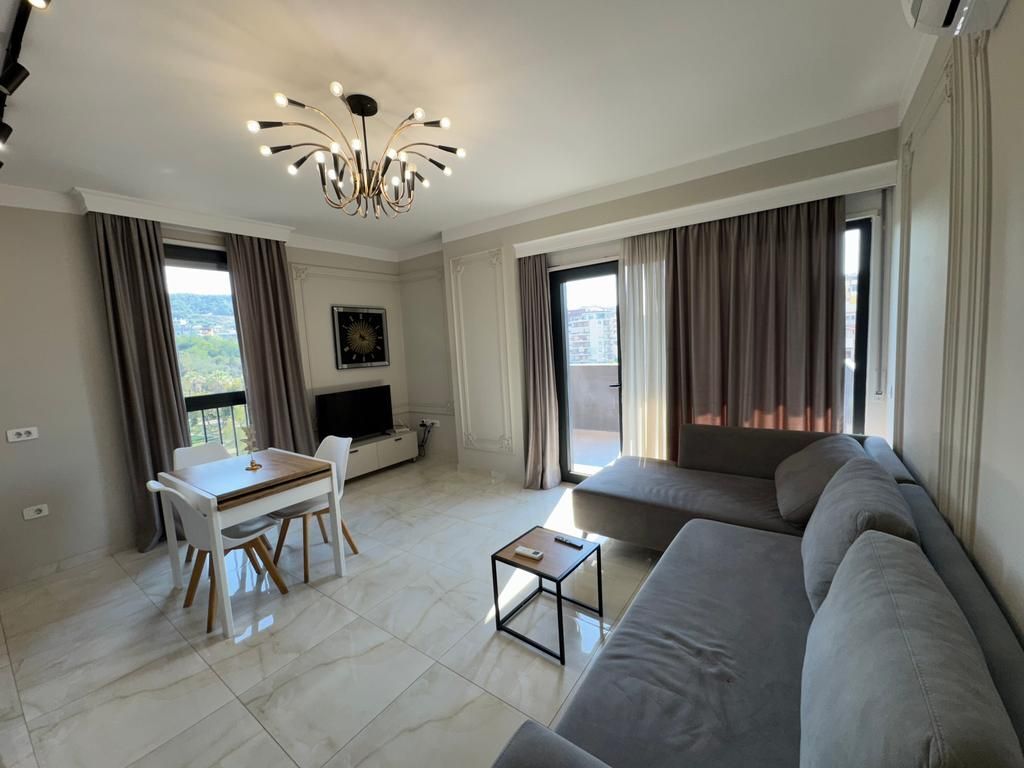 Apartament 1+1 për Qira – Tek Komuna e Parisit, pranë Kompleksit Olimpik!
