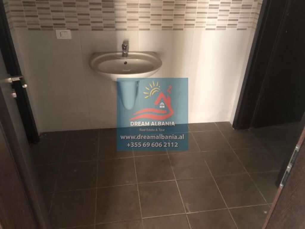 Shop for sale in the 21 Dhjetori area at Kompleksi Magnet, Tirane (ID 4171092 )