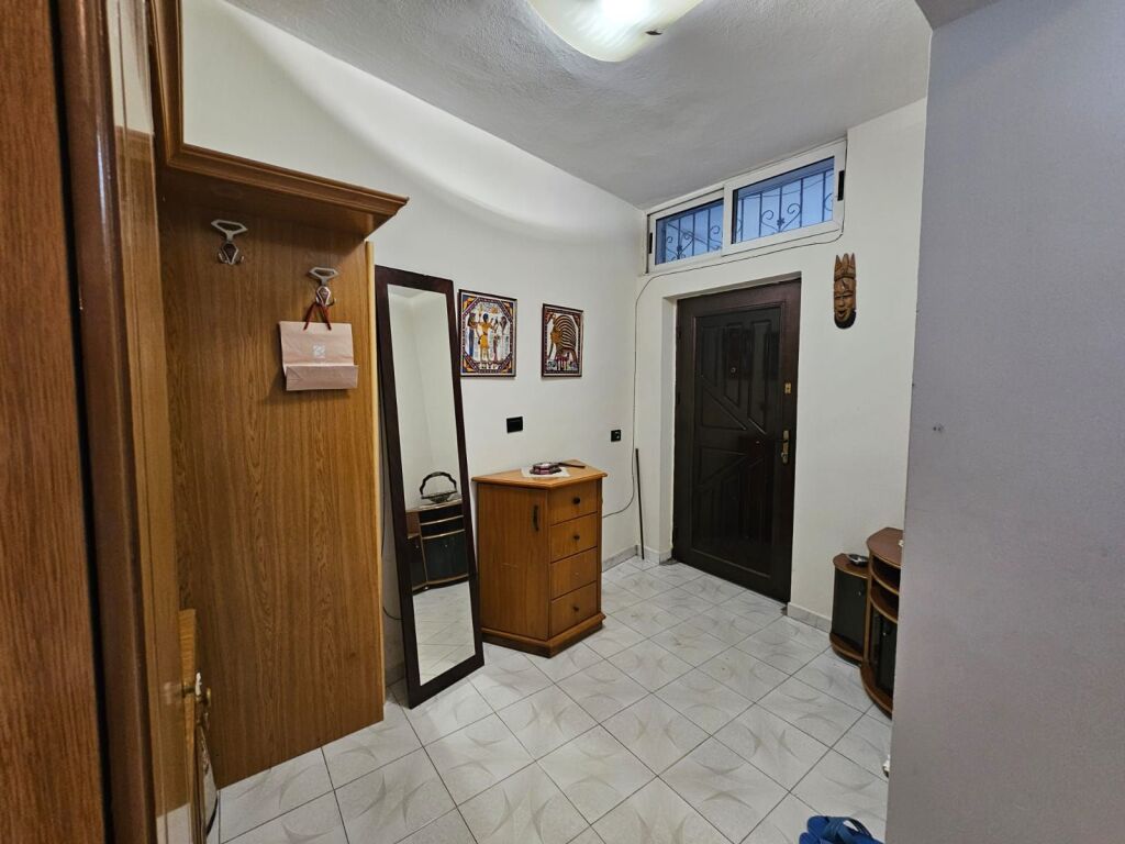 AFFITTASI APPARTAMENTO 2+1 IN VIA HOXHA TAHSIM