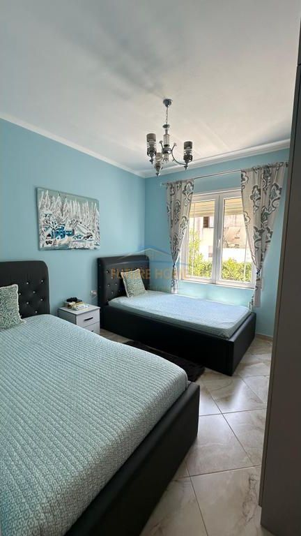 For sale, Apartment 2+1+2+ Garage, Botanical Garden, Tirana
