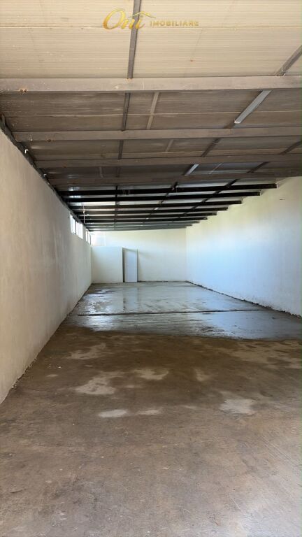 SHOP FOR RENT, NEAR TOP CHANEL