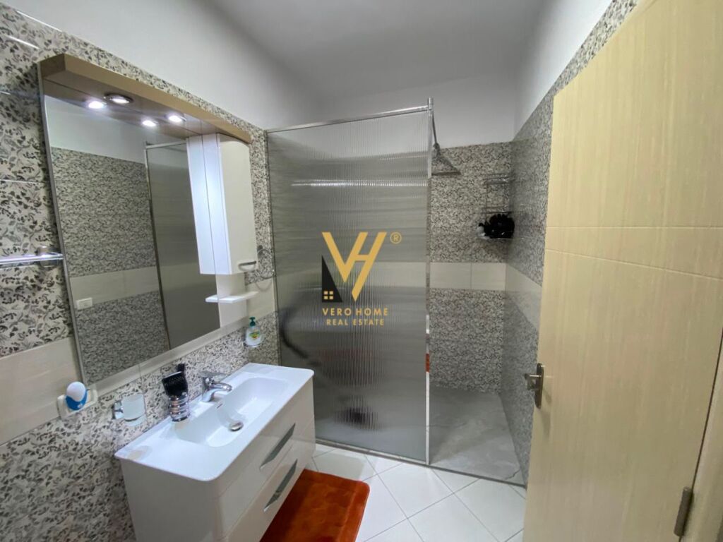 SHITET APARTAMENT 2+1+2+BLK TE STACIONI TRENIT 260.000 EURO