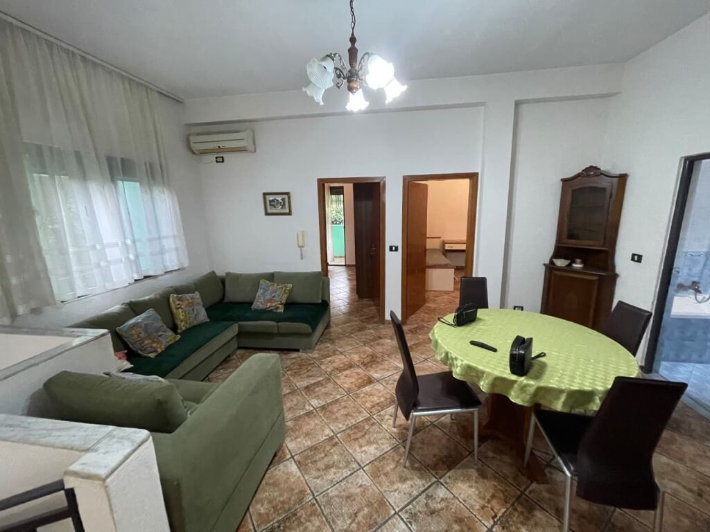 Appartamento 2+1 in affitto in Via Durazzo, vicino all'Hotel Colosseo, Zogu i Zi, Via Kavaja, 21 Dhjetori.
