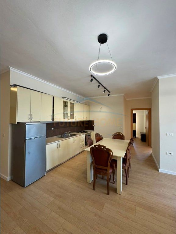 Shitet, Apartament 2+1+2, Restorant Fresku, Rruga e Dajtit