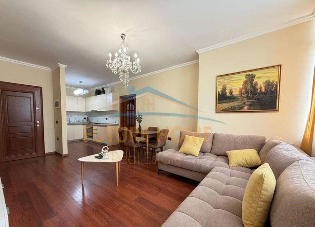 Tirane, shes apartament 2+1 Kati 8, 95 m²  (Bulevardi Zhan D'Ark)