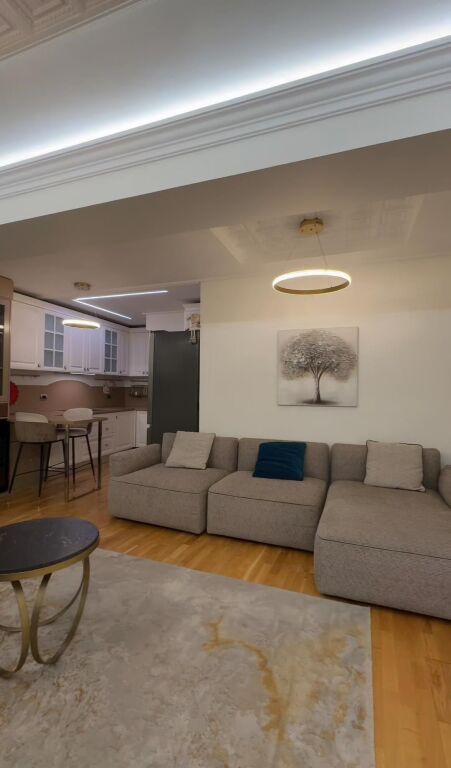 Shitet apartament duplex 3+1+3 tek Rezidenca Kodra e Diellit 2 .