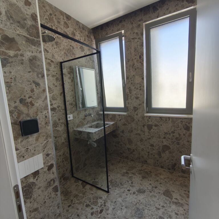 🏡 JEPET ME QIRA VILË – GREEN VALLEY