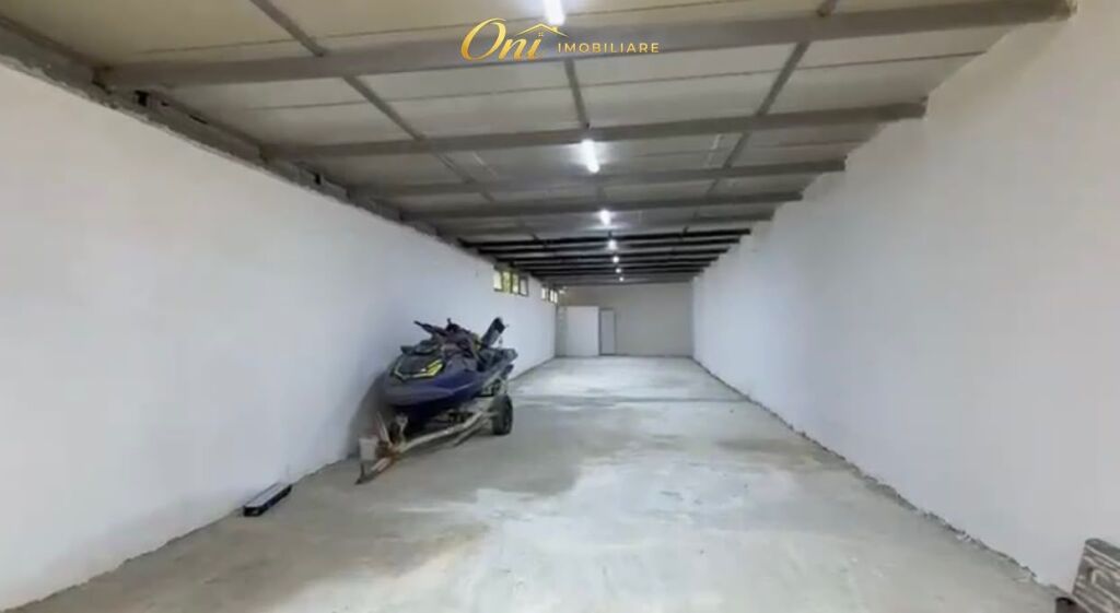 SHOP FOR RENT, NEAR TOP CHANEL