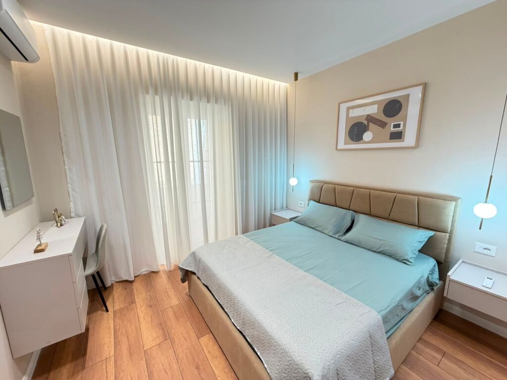 Appartamento 1+1 in vendita a Pazari i Ri, Centro, Piazza Skenderbej.