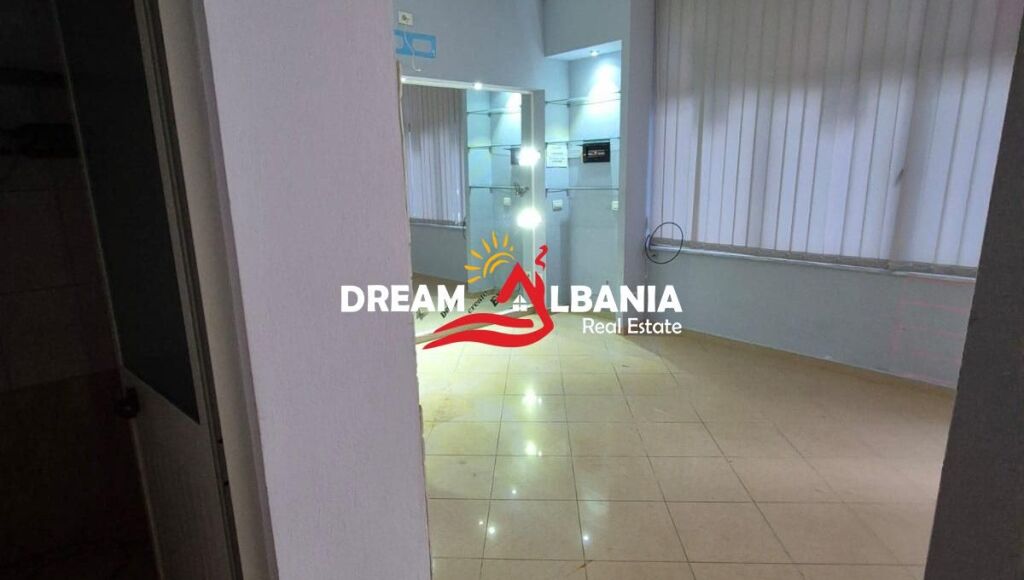 Shop for sale on Kongresi Manastirit Street near Pediatrics in Tirana (ID 4171553)