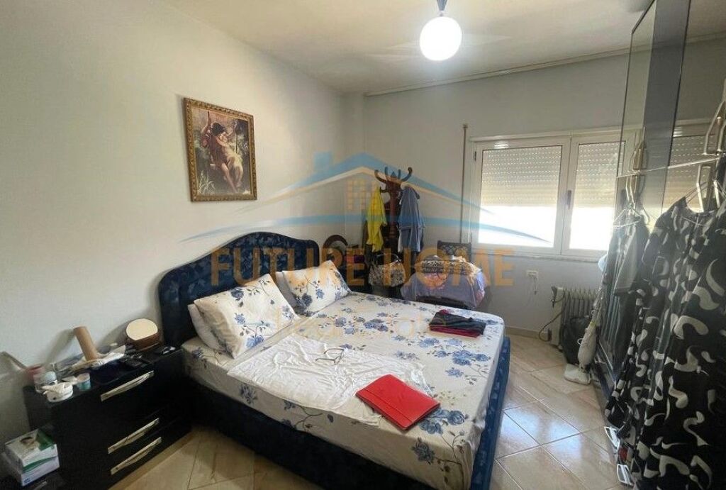 Tirane, shes apartament 2+1 Kati 2,  (Spitali Amerikan 3)

