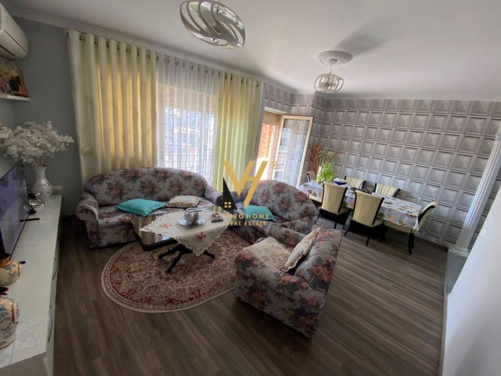 SHITET APARTAMENT 2+1+2+BLK TE STACIONI TRENIT 260.000 EURO